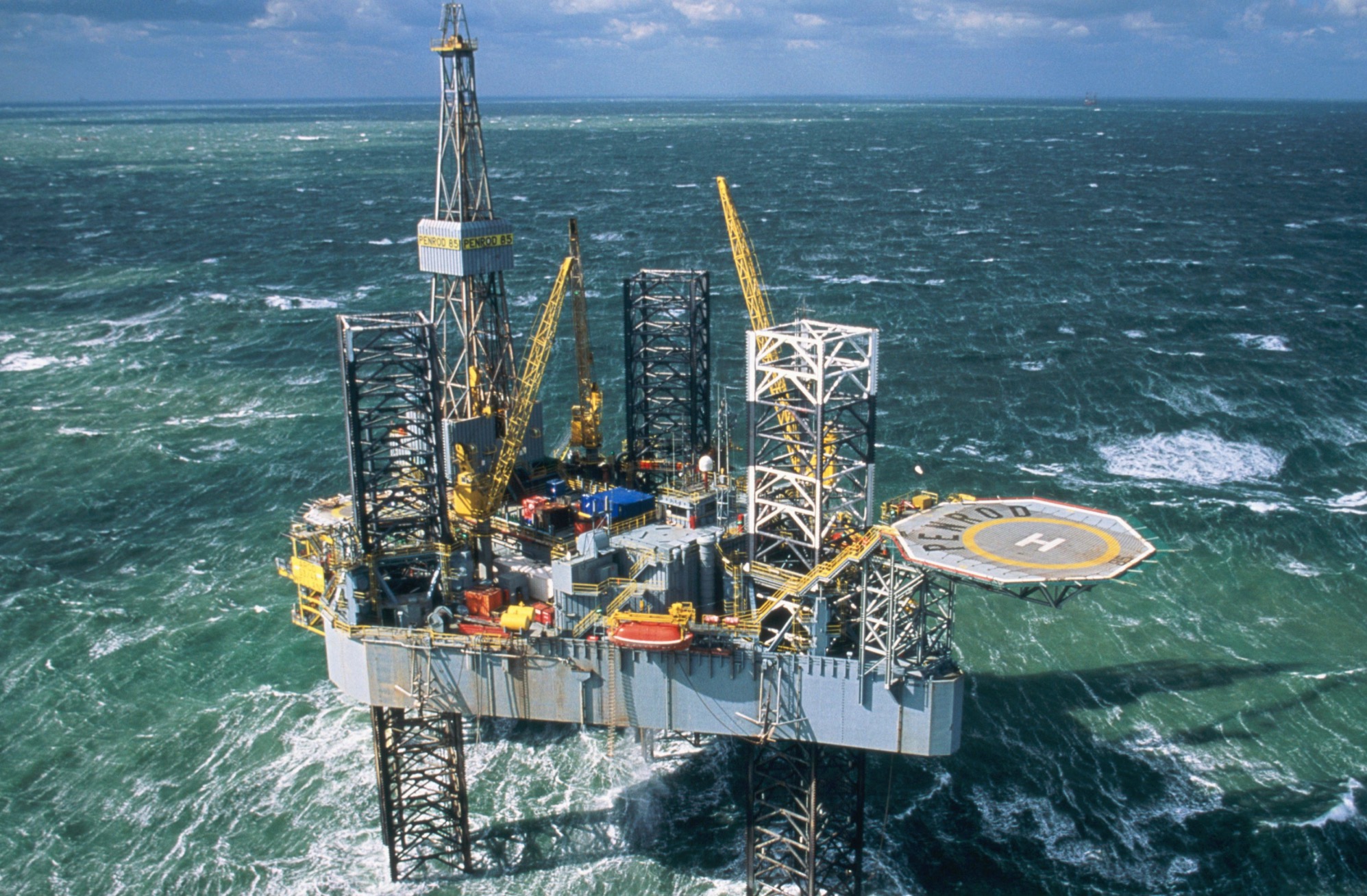 UK Commits To Hundreds Of New North Sea Oil And Gas Leases In About   Drilling Rig North Sea 