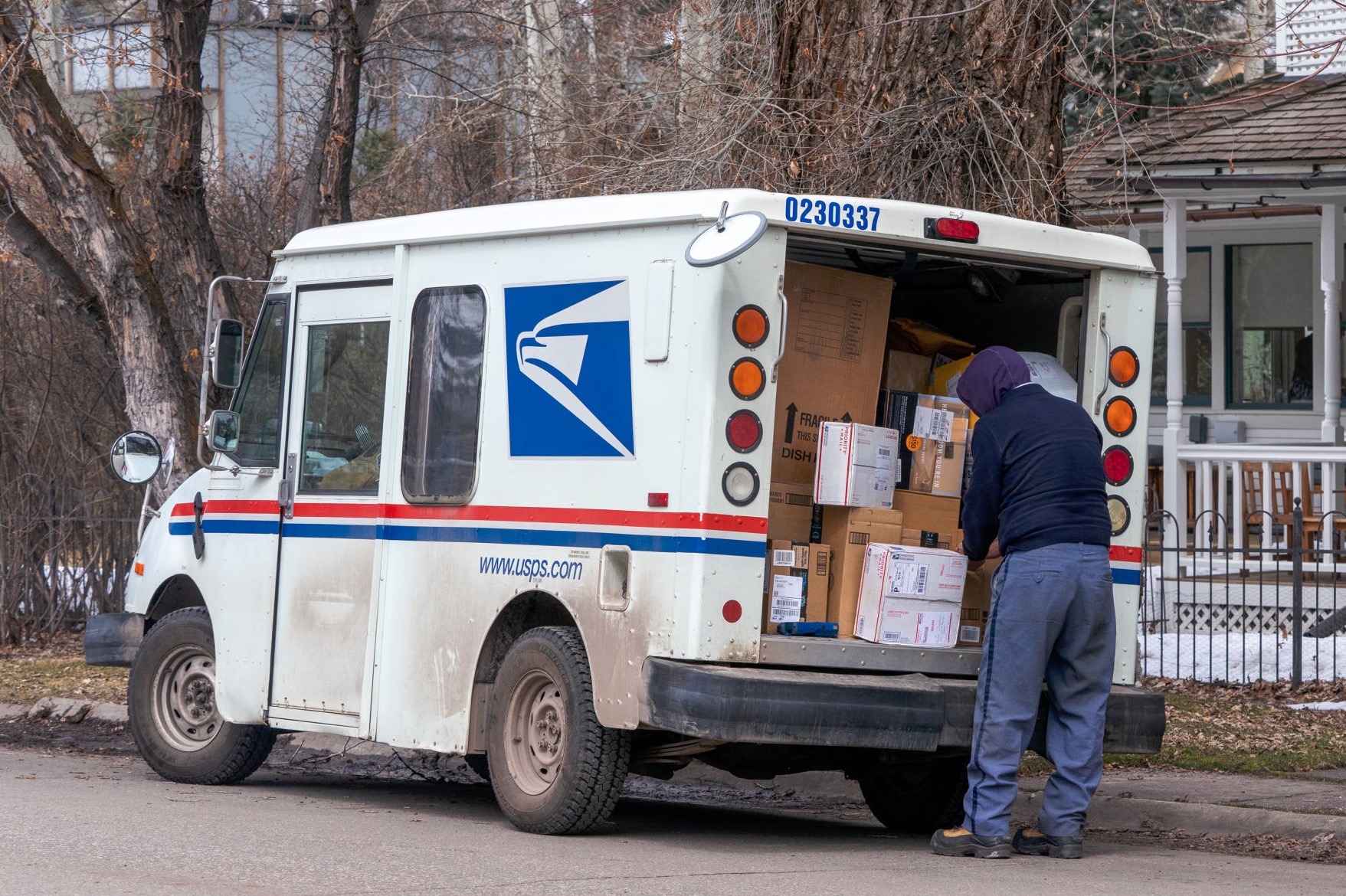 Citing High EV Costs, USPS Still Plans To Purchase Gas Delivery Trucks ...