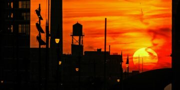 city sun heat wave