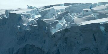 antarctic ice cliffs