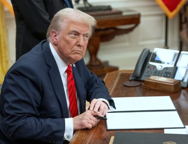 trump signs exec order